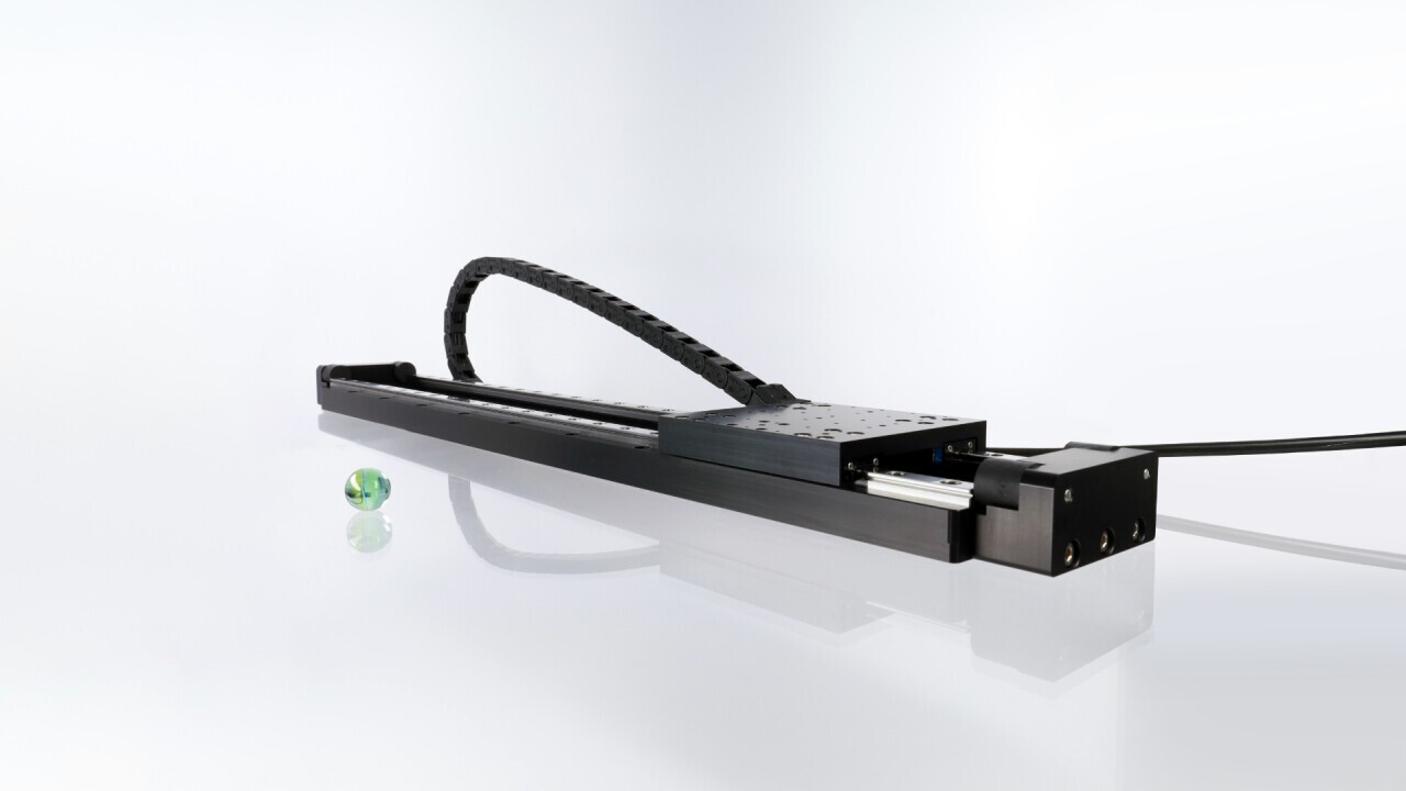 The MLL-82500: A compact direct-drive linear axis with over 400 mm travel.