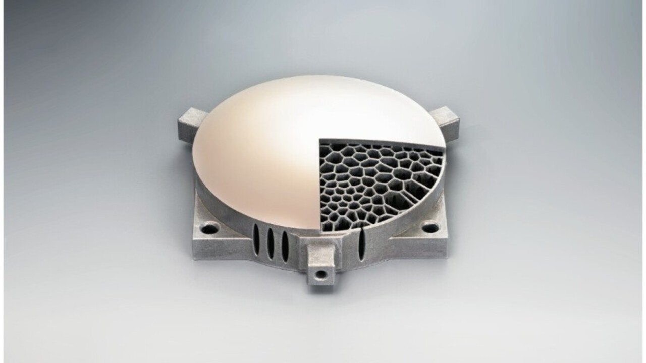 Additively manufactured metal mirror with internal light-weight structure (Copyright: Fraunhofer IOF)