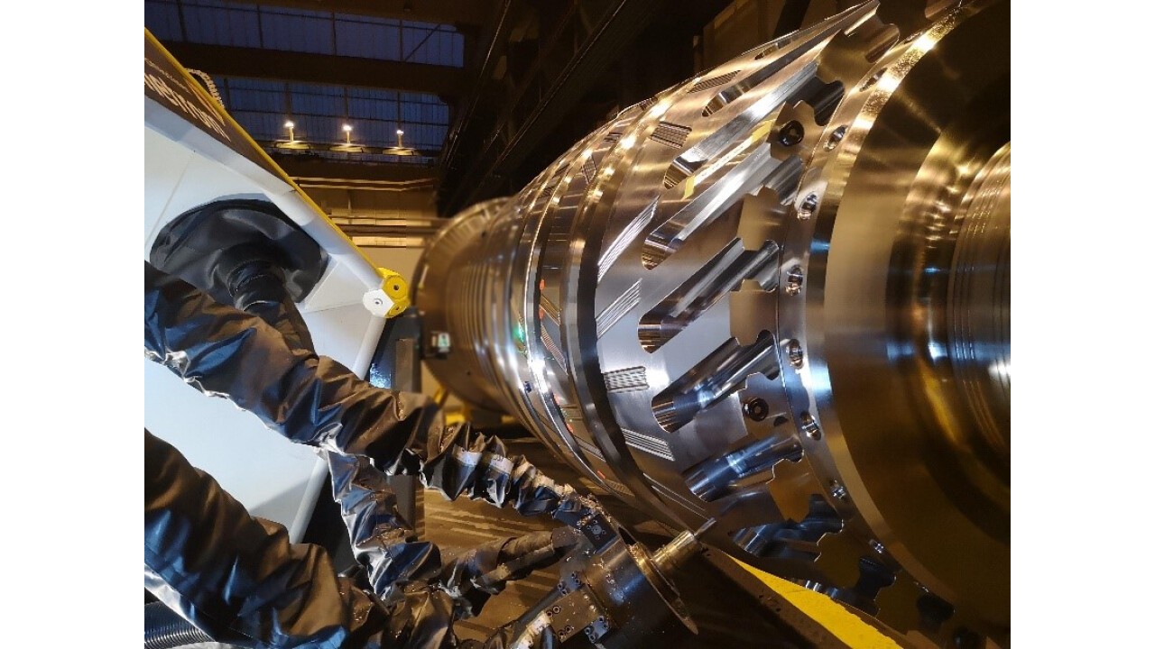 Modification of a gas turbine at the customer's plant on site (Figure 2; Copyright: metrom)