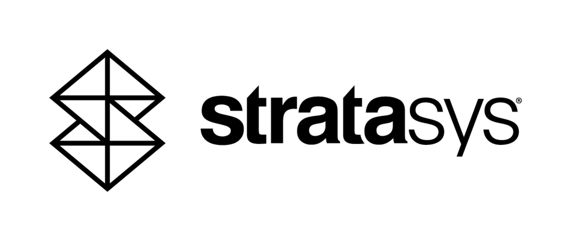 Schwarzes geometrisches Logo mit überlappenden Dreiecken links vom Wort „Stratasys“ in fetten, schwarzen Kleinbuchstaben auf weißem Hintergrund.