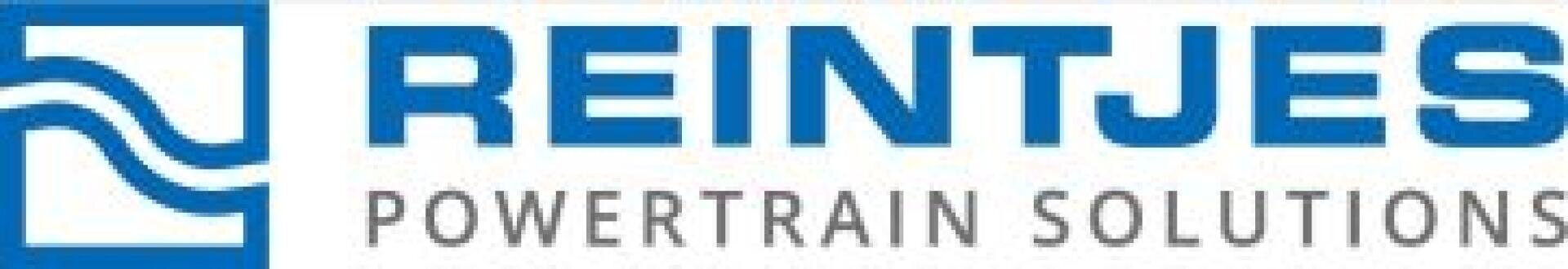 Das REINTJES-Logo besteht aus einem blauen wellenförmigen Symbol auf der linken Seite und dem Schriftzug REINTJES POWERTRAIN SOLUTIONS in blauer und grauer Schrift auf weißem Hintergrund.