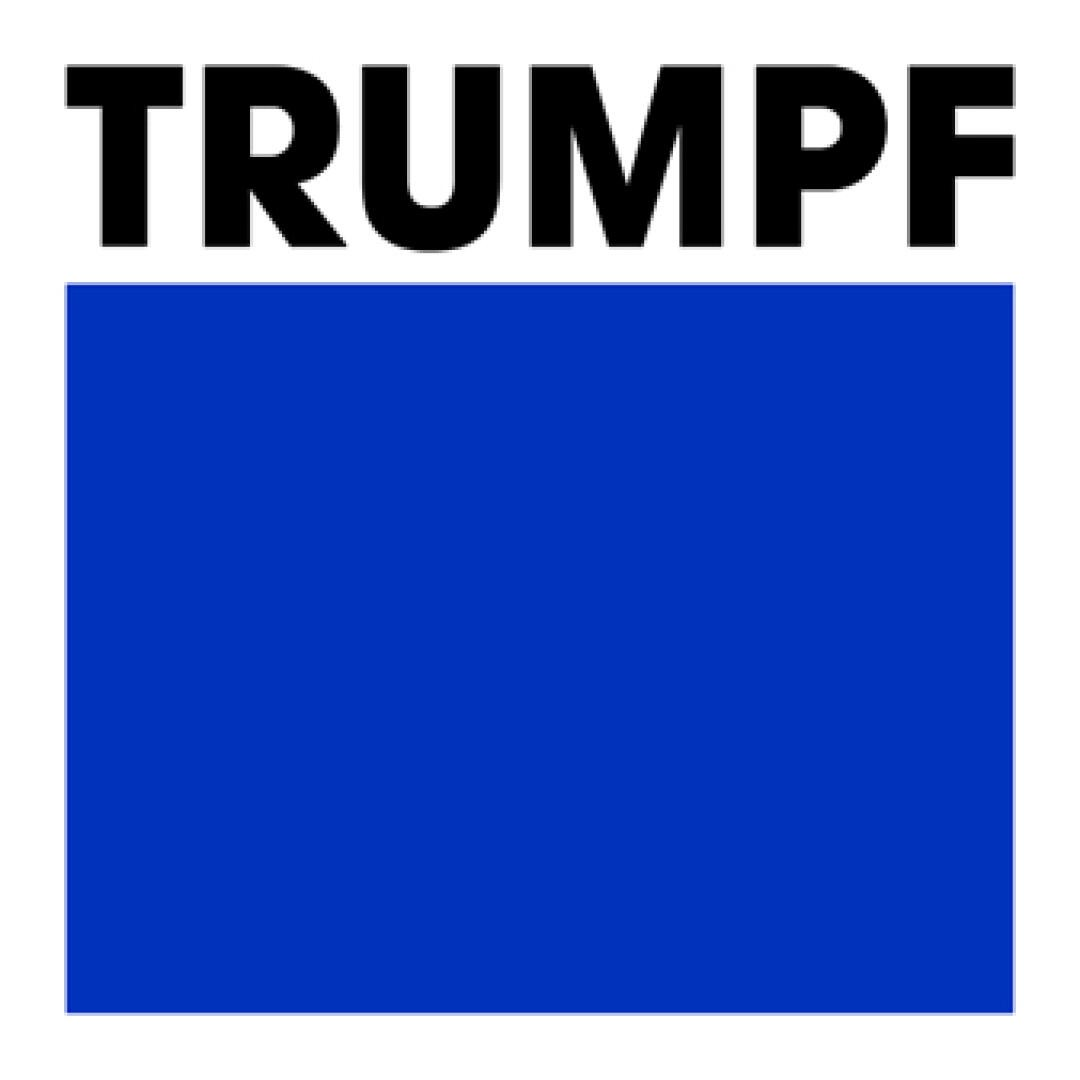 Das Bild zeigt das Wort TRUMPF in fetten schwarzen Buchstaben über einem großen, durchgehenden blauen Rechteck auf weißem Hintergrund.